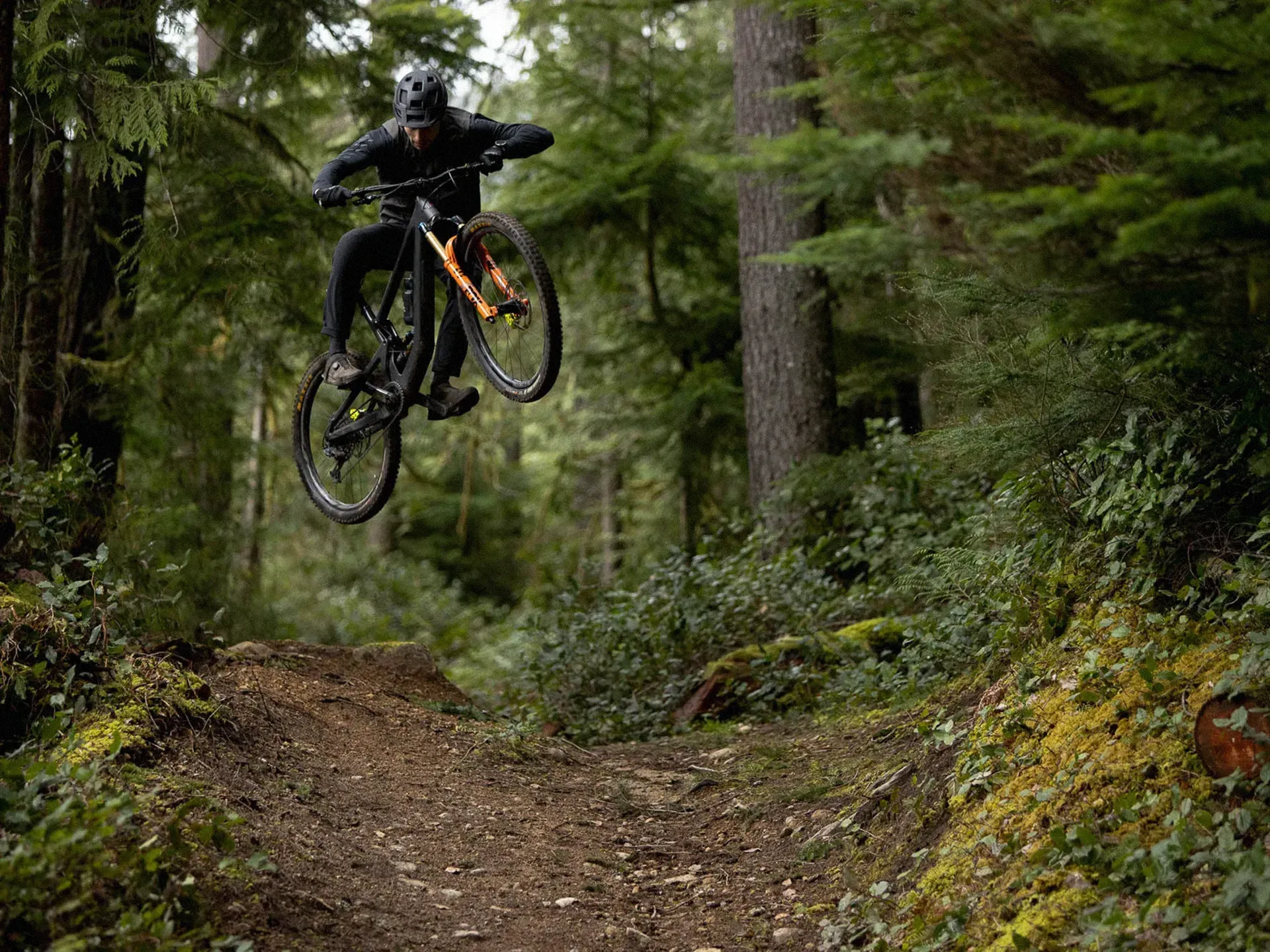 akta-trail-pant-2