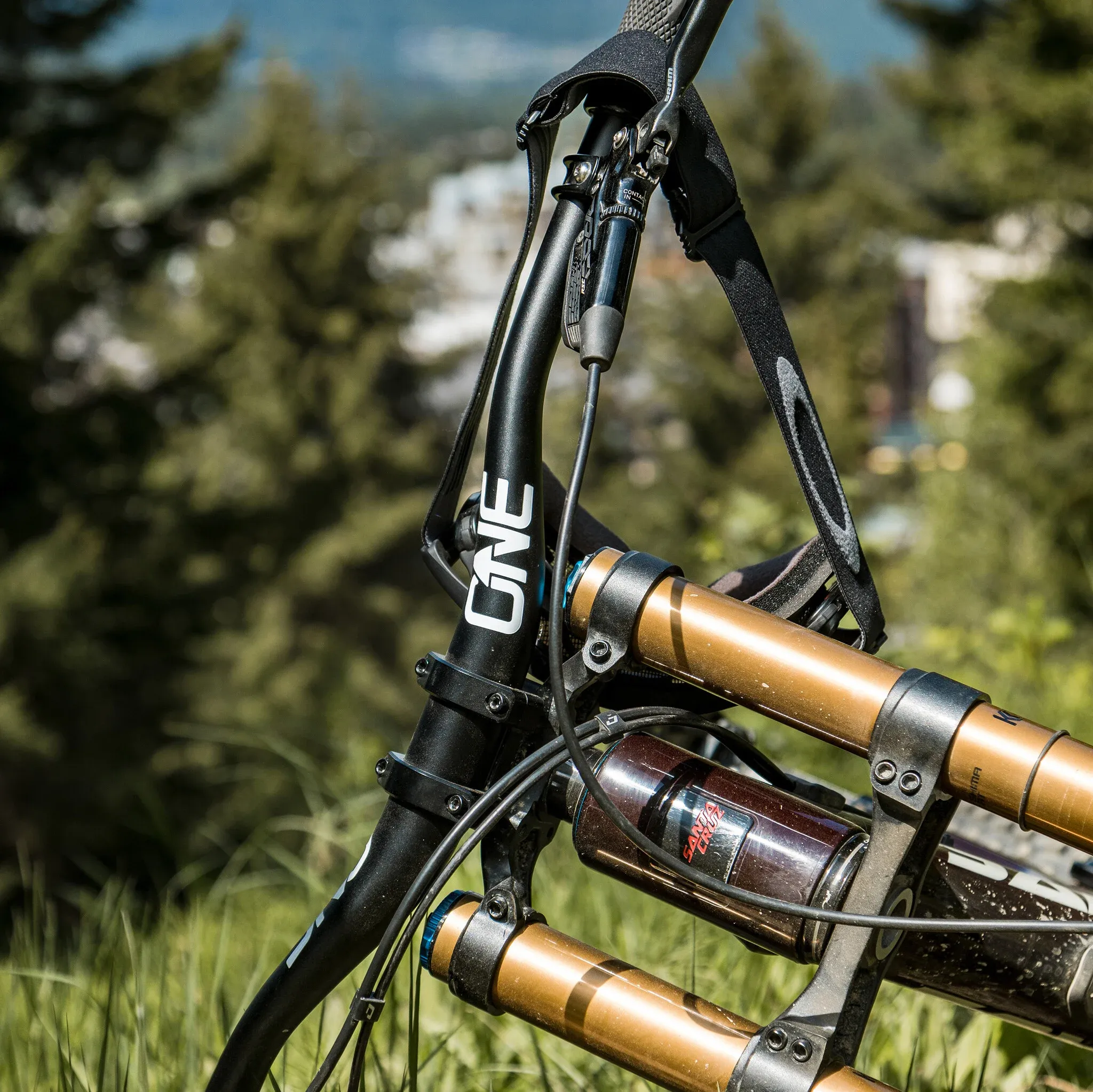 oneup-aluminum-handlebar-35mm-clamp-life-logo