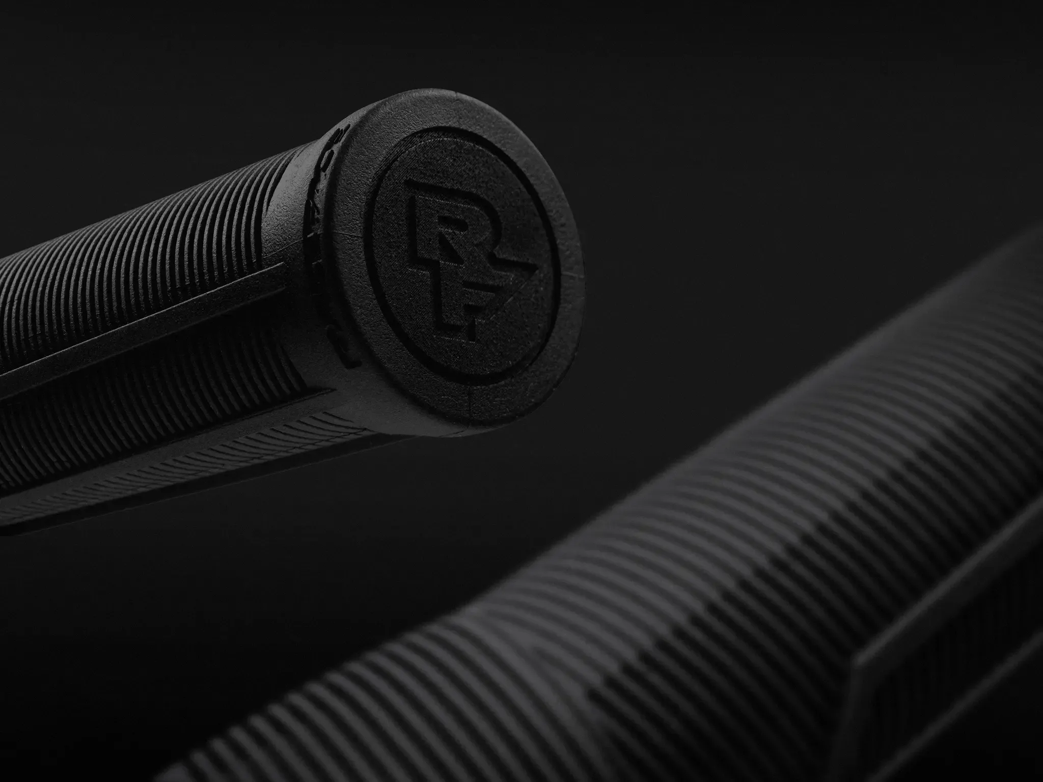 race-face-chester-grips-details-2