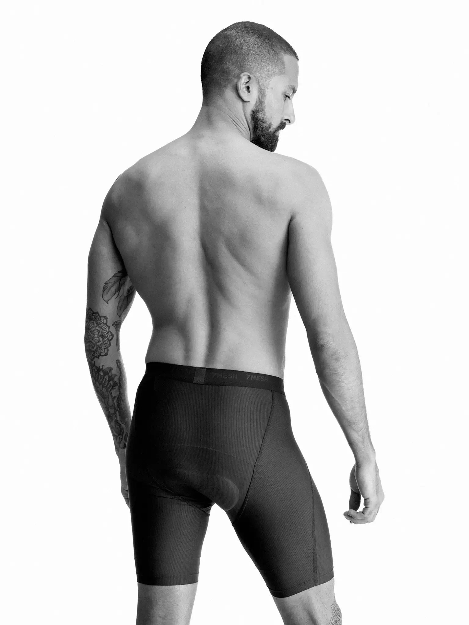 7mesh-foundation-mens-boxer-brief-black-live-2