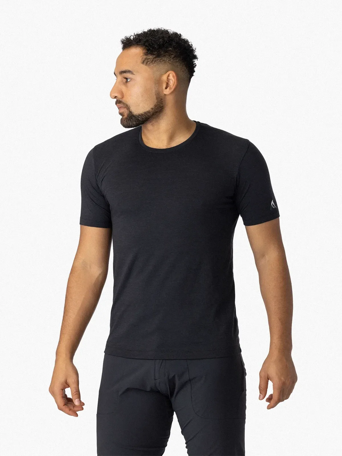7mesh-desperado-merino-mens-ss-shirt-black-live-1