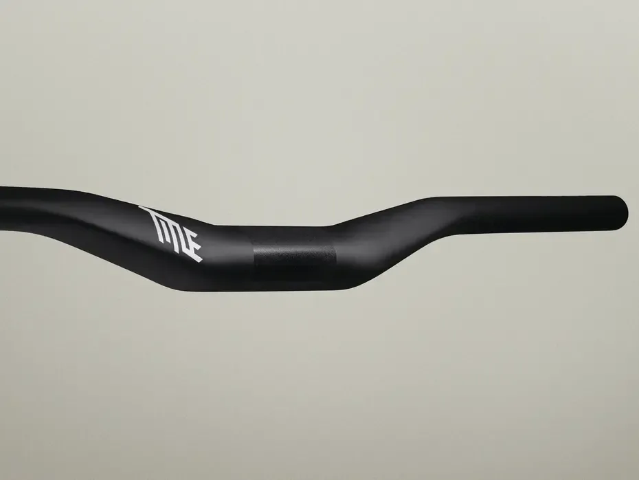 title-form-carbon-35-handlebar-rise-35mm-black-live-three-quarter