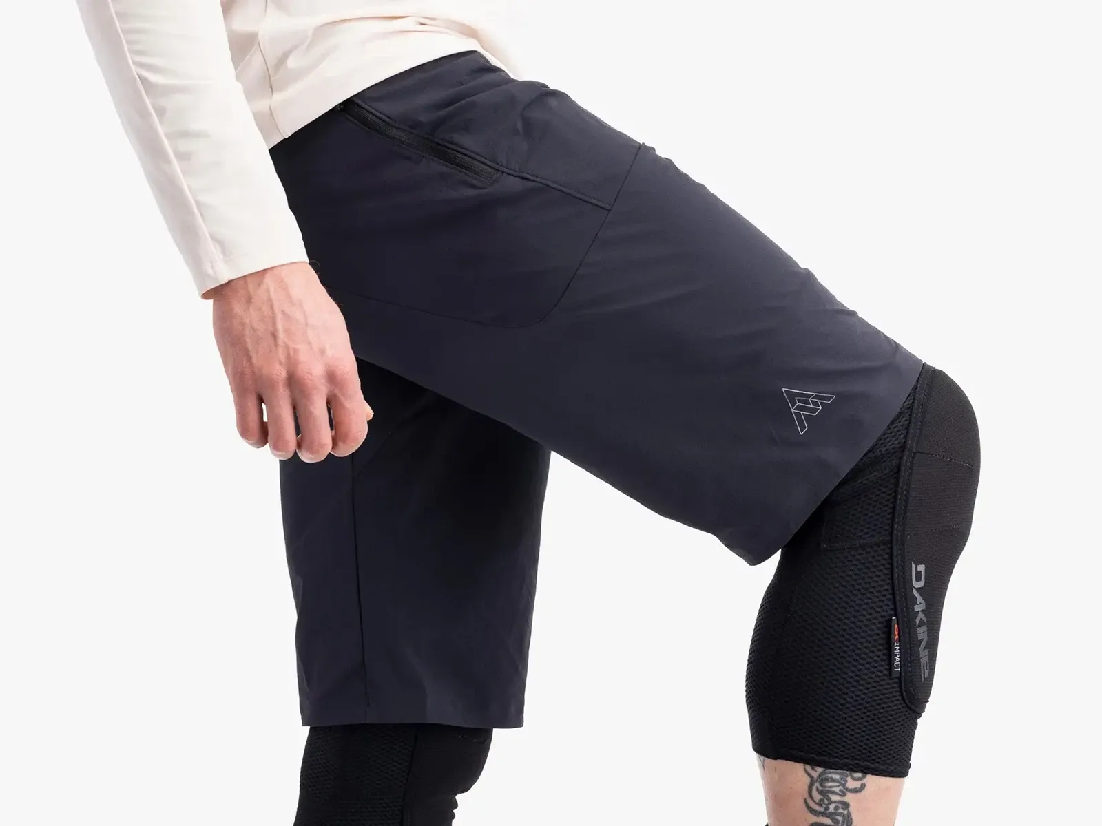 7mesh-glidepath-mens-14in-short-black-live-3
