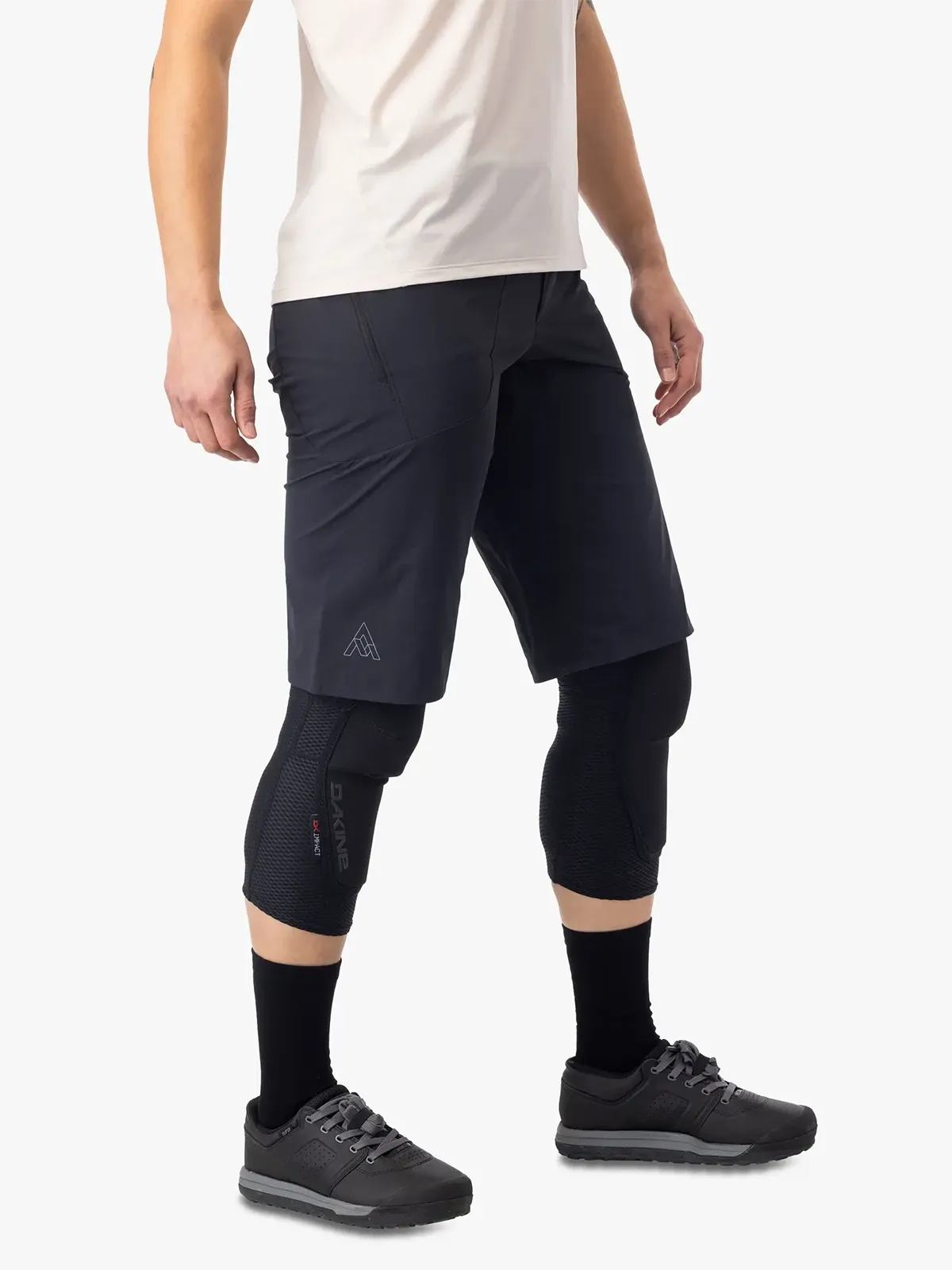 2435-xx-blk-7mesh53103