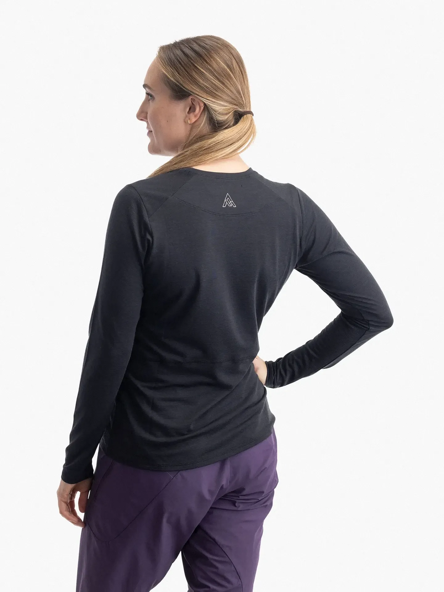 7mesh-desperado-merino-womens-ls-shirt-black-live