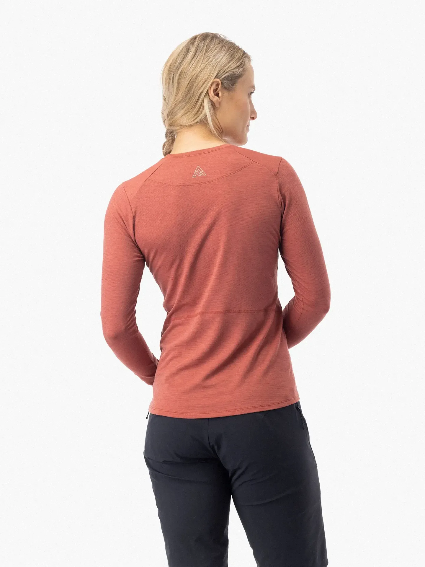 7mesh-desperado-merino-womens-ls-shirt-autumn-rose (2)