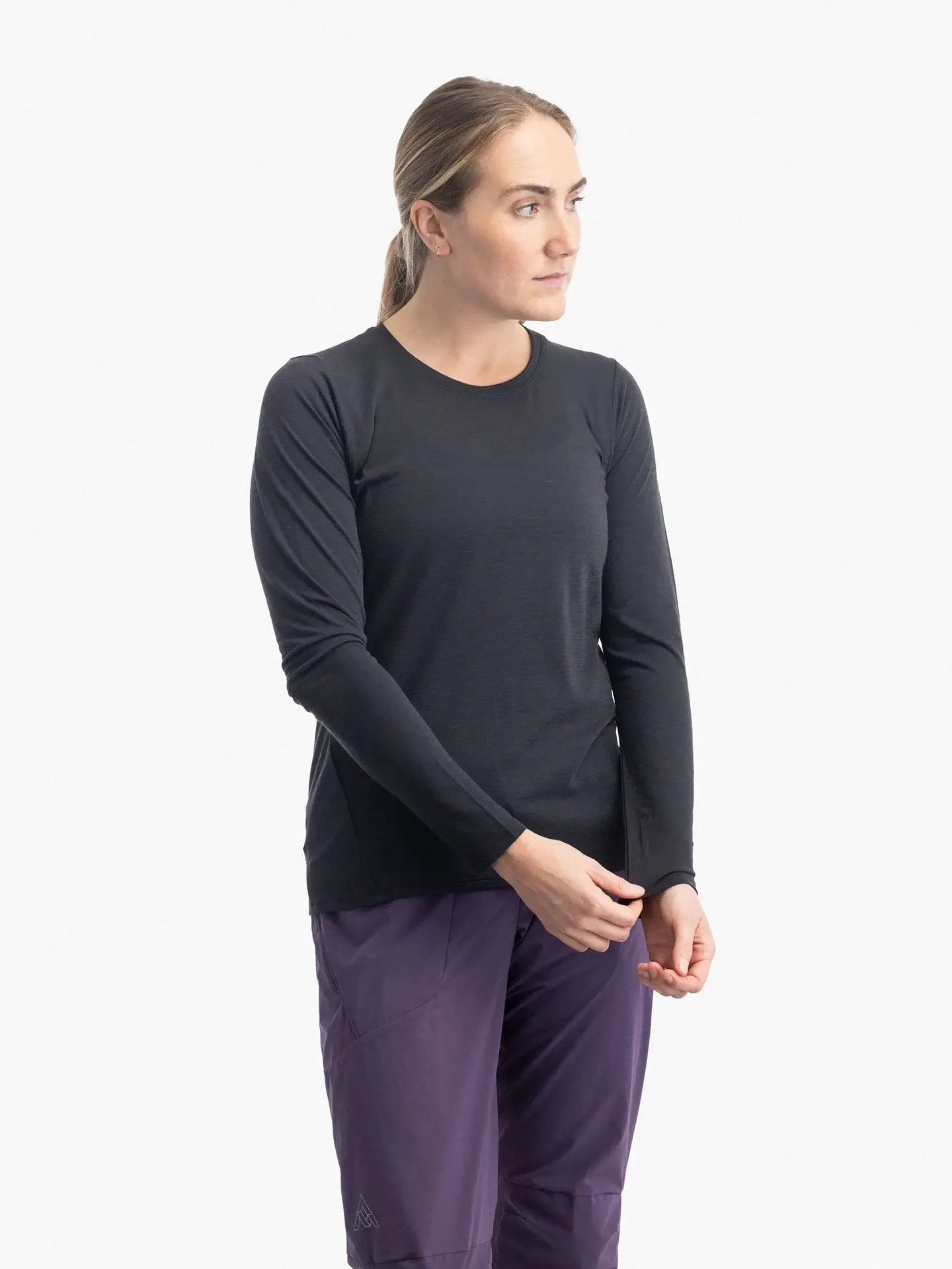 7mesh-desperado-merino-womens-ls-shirt-black-live (1)