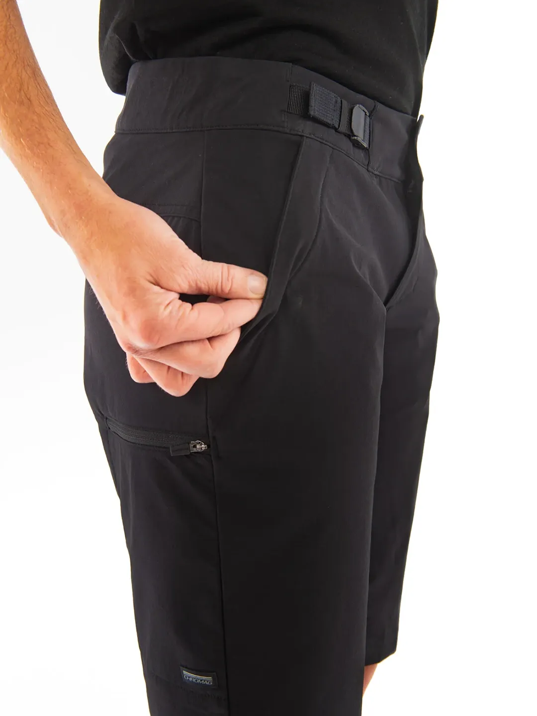 chromag-seton-womens-short-black-live