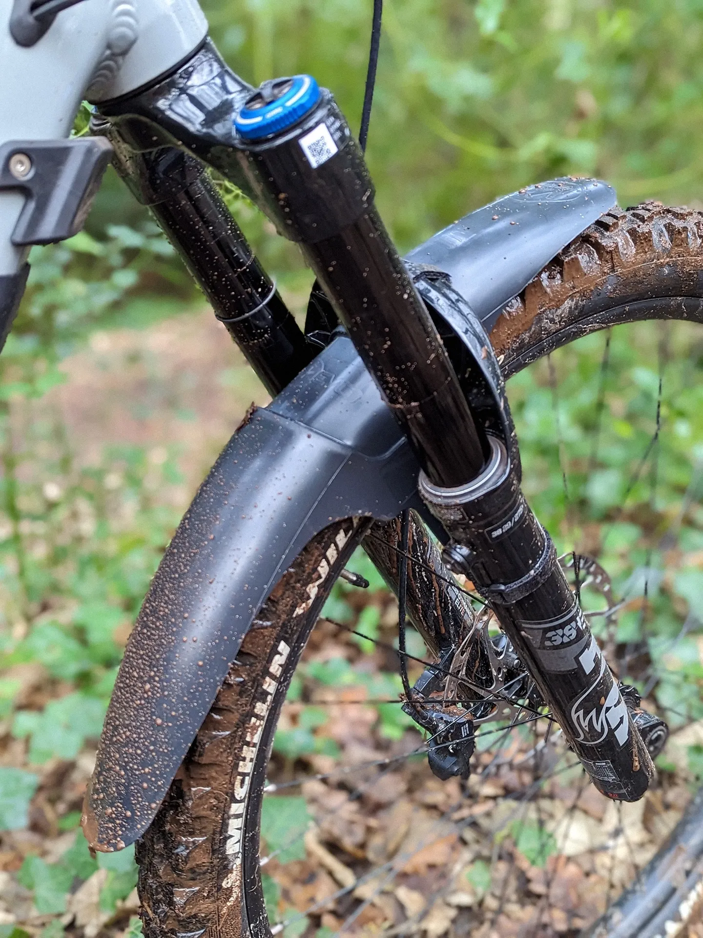 mudhugger-evo-front-fender-ziptie-long-live-2