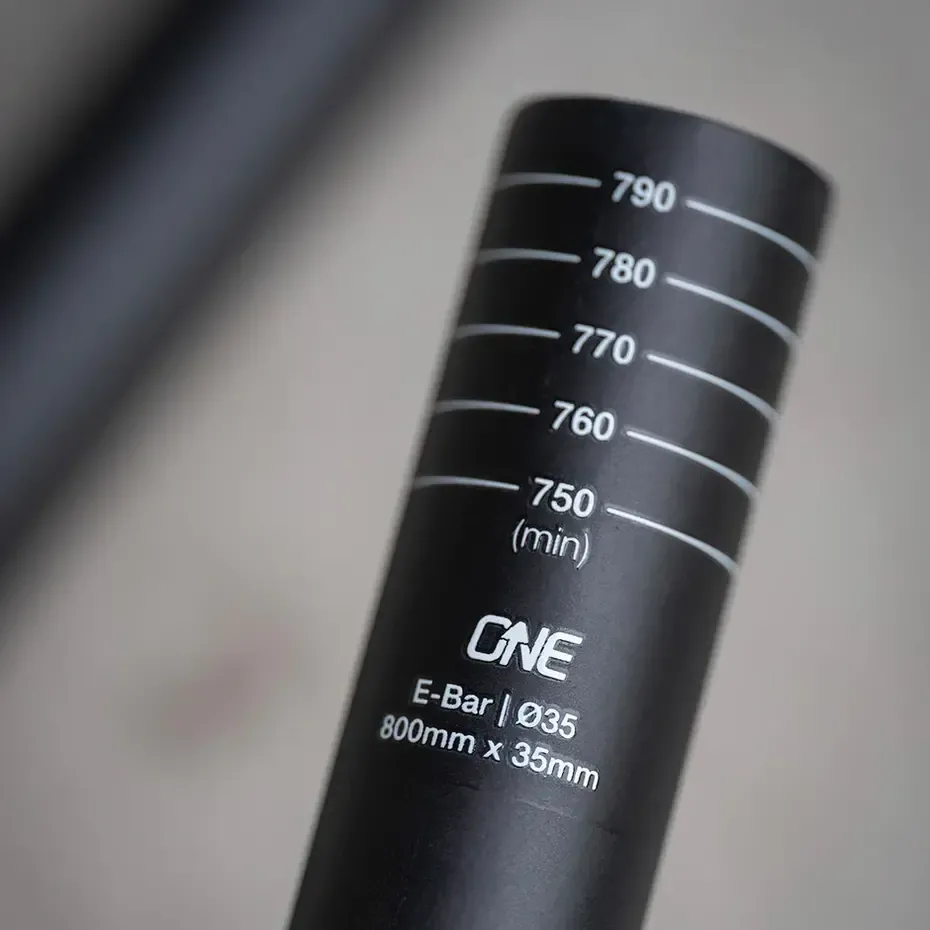oneup-carbon-e-bar-35mm-clamp-widths-closeup