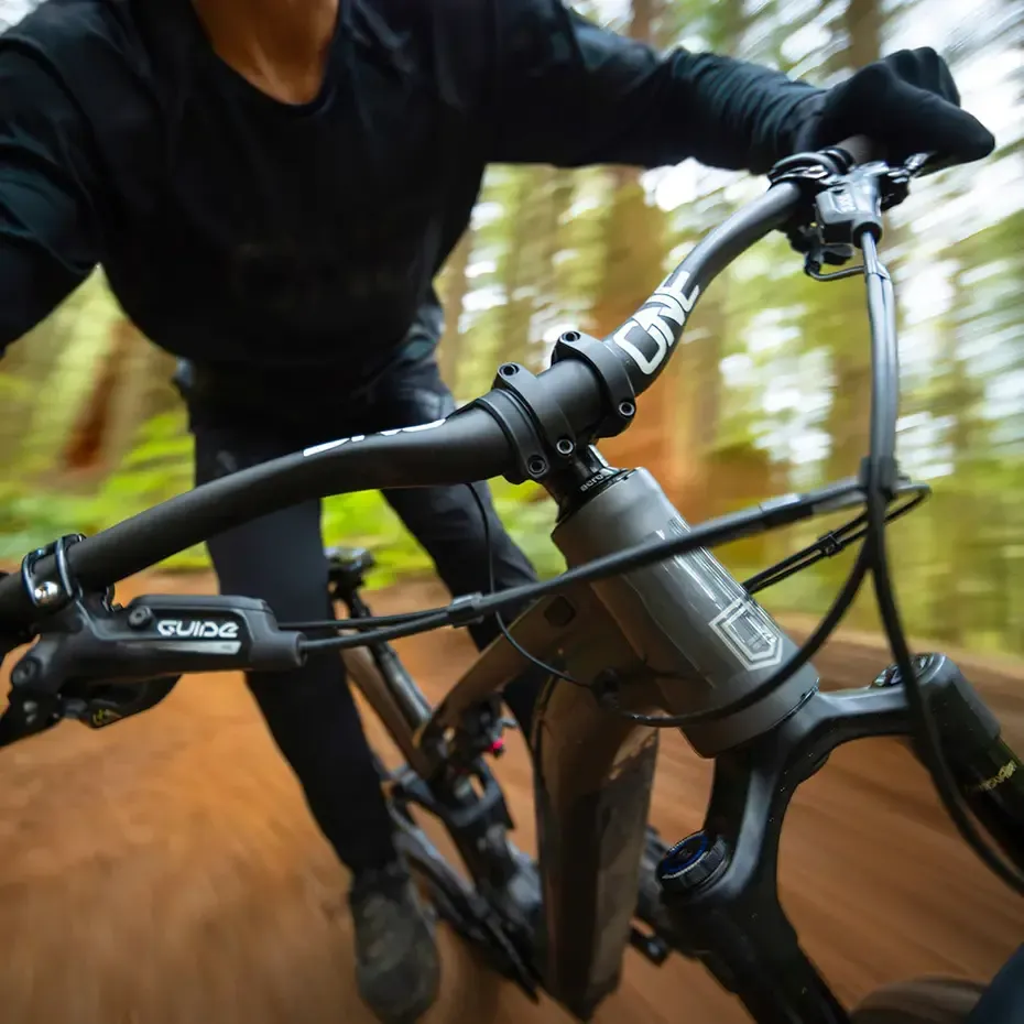 oneup-carbon-e-bar-35mm-clamp-live-rider