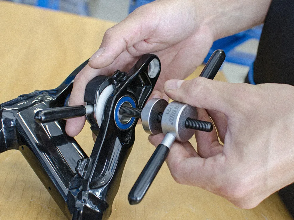 unior-universal-bearing-press-set-usage-2