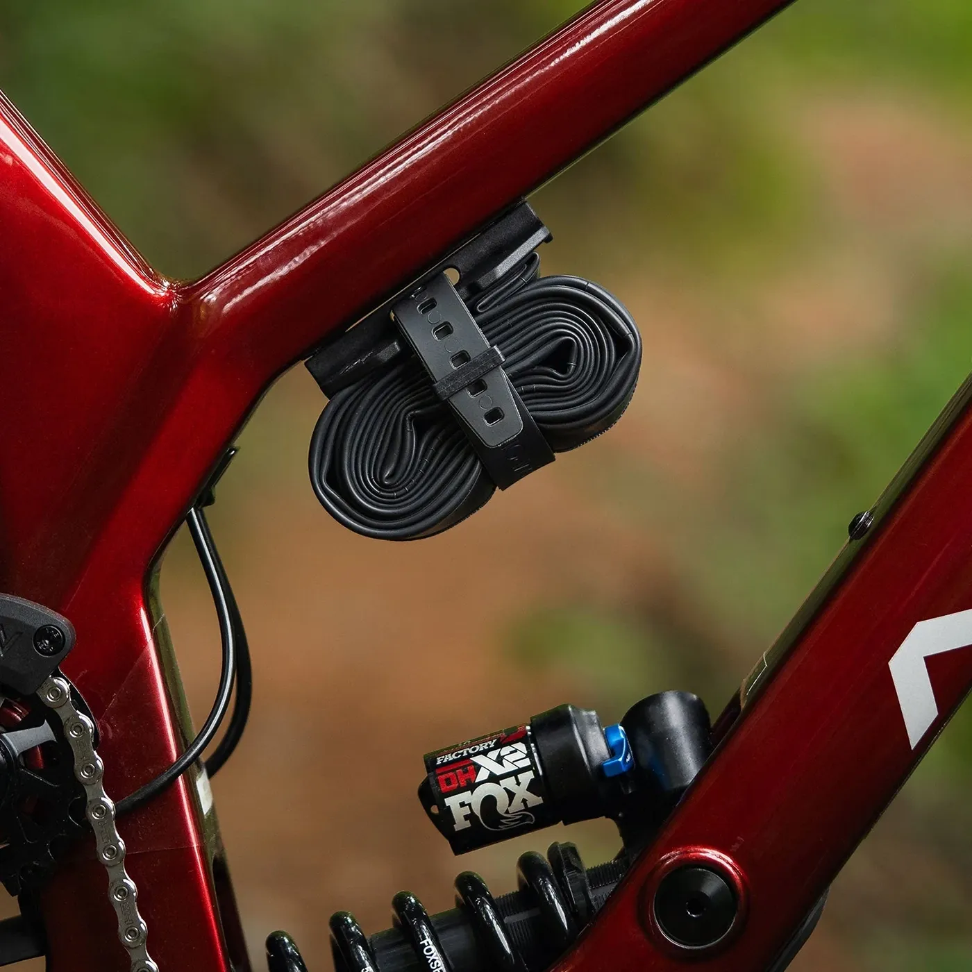 oneup-edc-tube-strap-mount-2