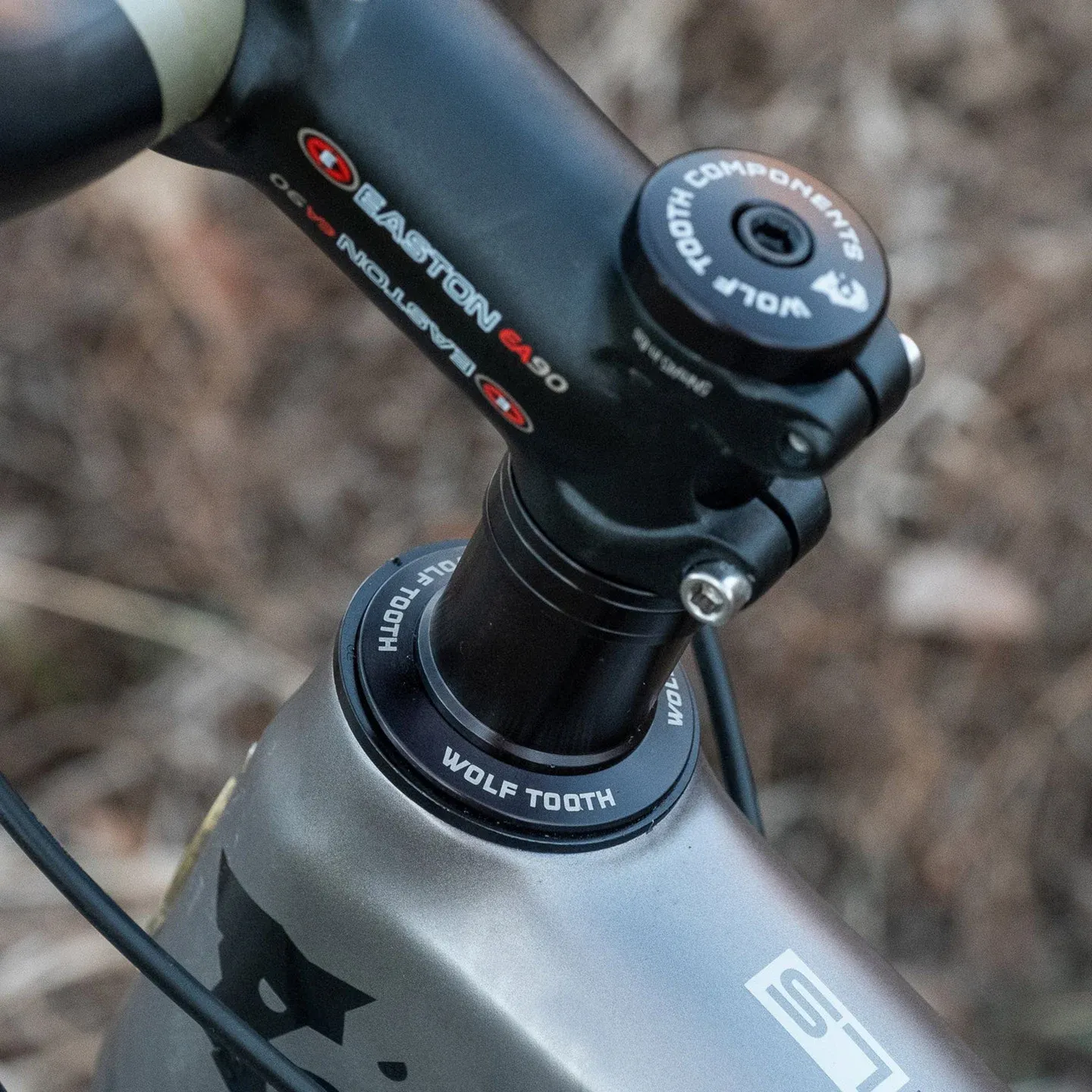 wolf-tooth-geoshift-performance-angle-headset-1-de (3)