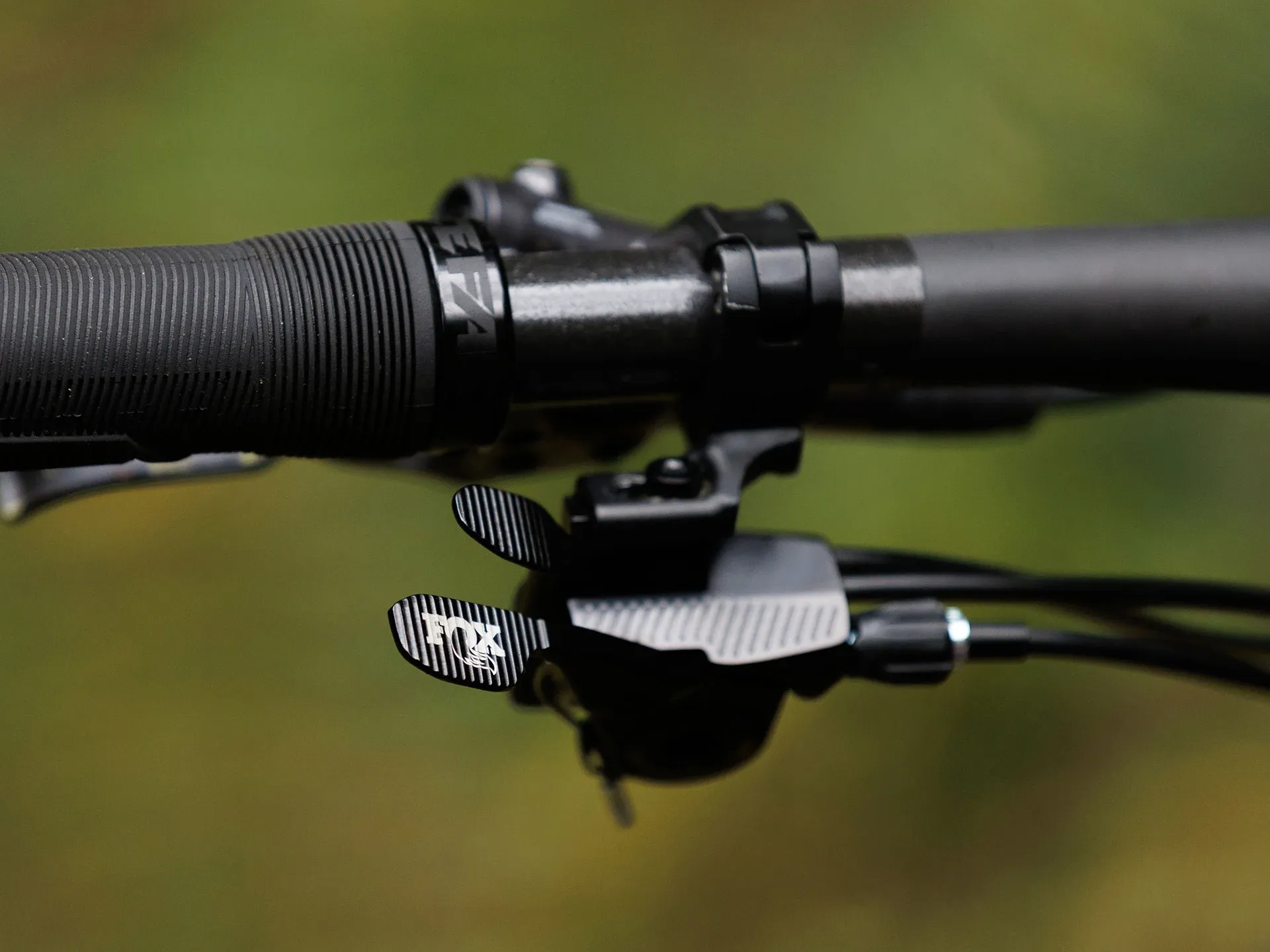 fox-twin-stick-lever-2