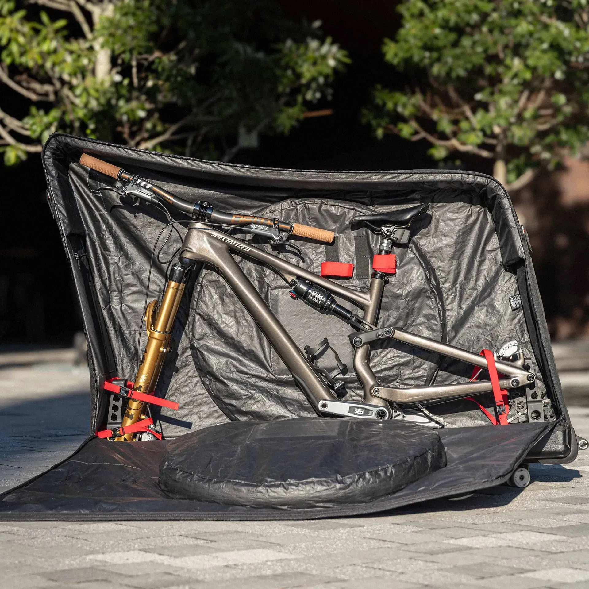 evoc-mountain-bike-bag-pro-black-5