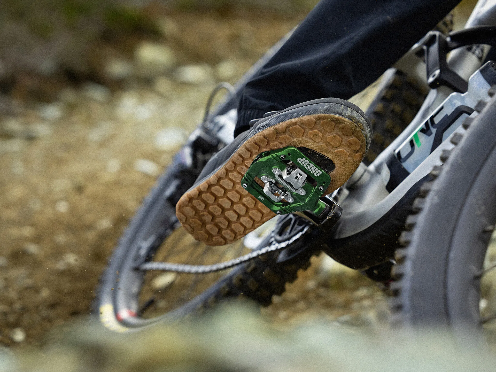 oneup-components-clip-pedal-heeldrop