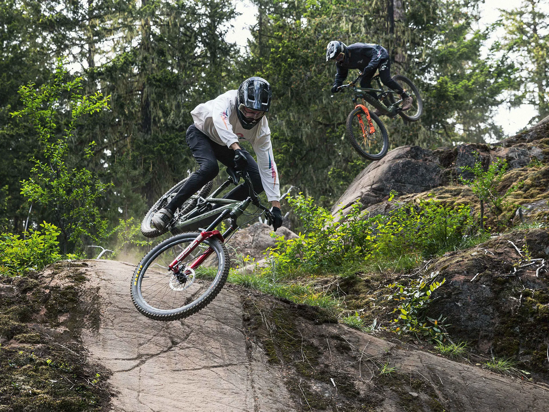 devinci-e-spartan-lite-liam-wallace-low-res-12