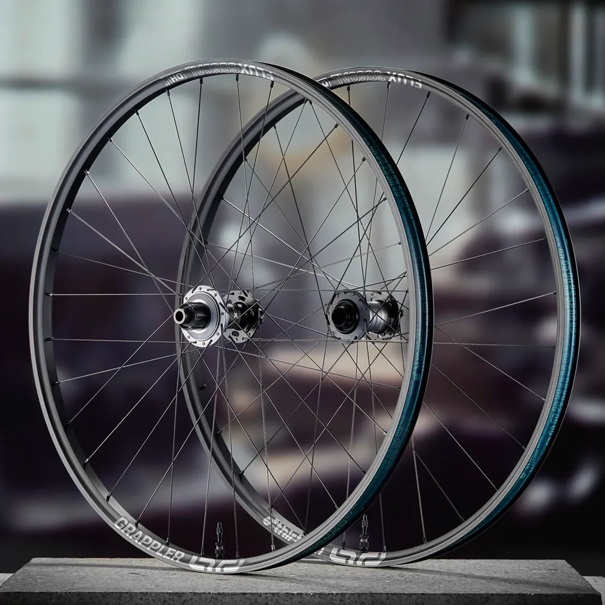 e thirteen Grappler Sidekick Flux Alloy Downhill Wheel 1