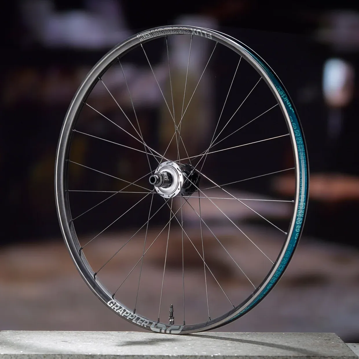 e thirteen Grappler Sidekick Flux Carbon Enduro Wheel Live