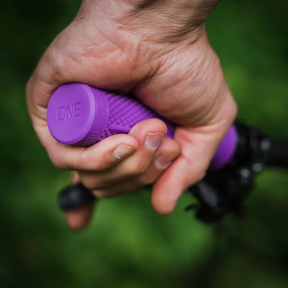 oneup-grips-live-1