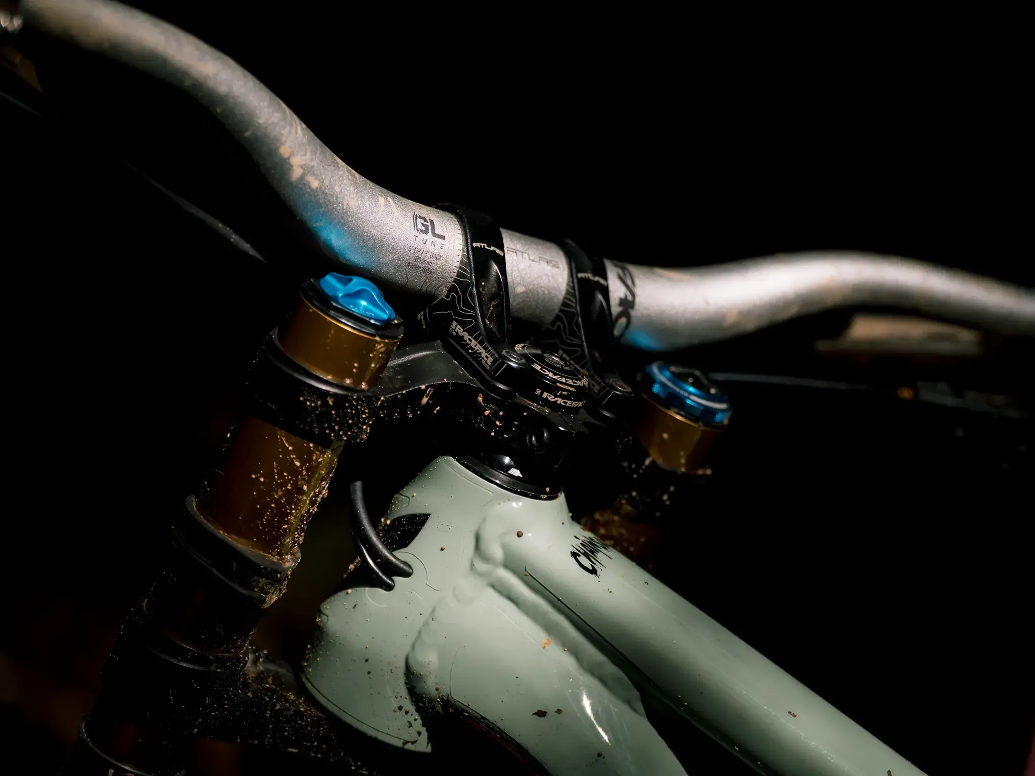 race-face-atlas-35-handlebar-2027-live-3