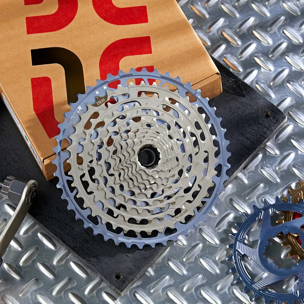 e-thirteen-helix-race-cassette-11sp-9-46t-xd-grey (1)