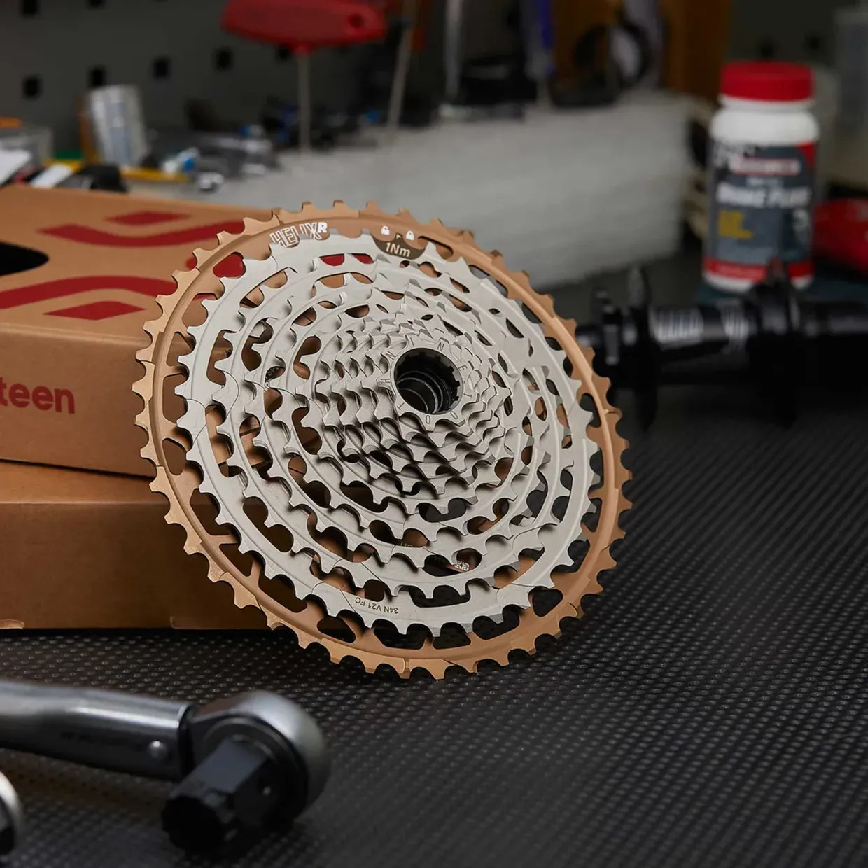 e-thirteen-helix-race-cassette-11sp-9-46t-xd-bronz (1)