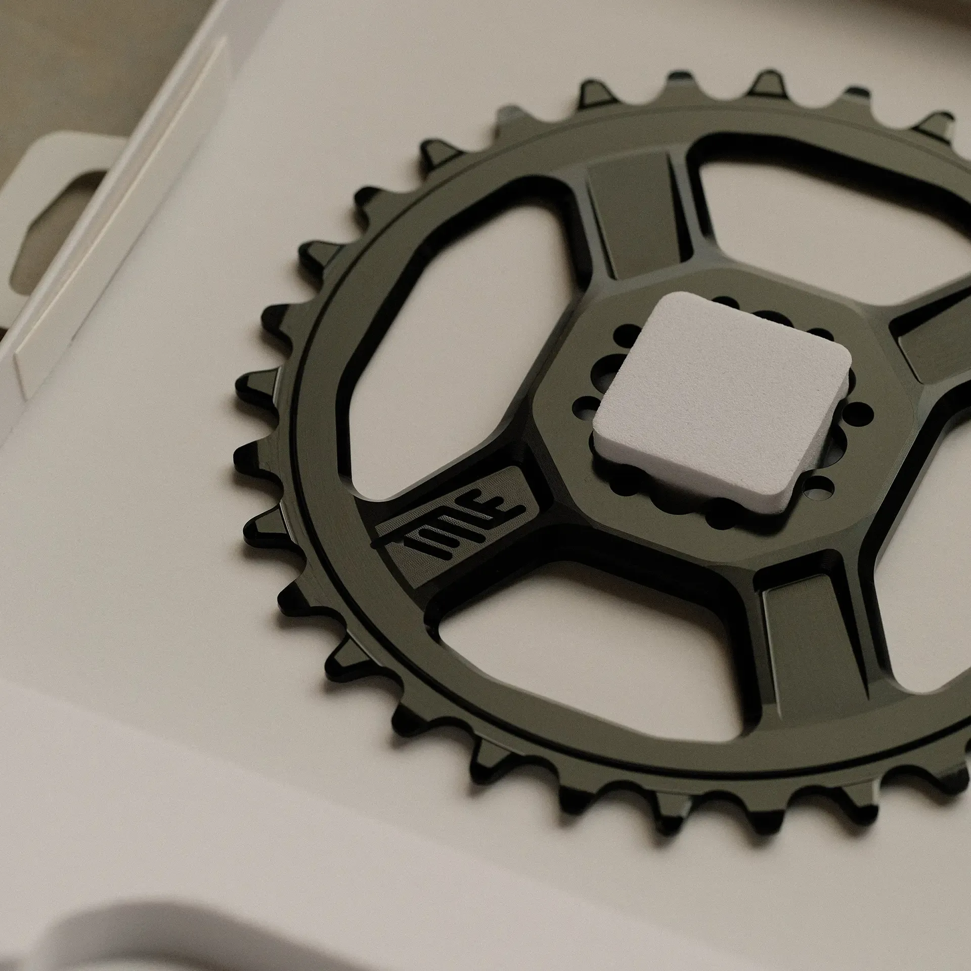 title-cr1-8-bolt-chainring-sram-t-type-4