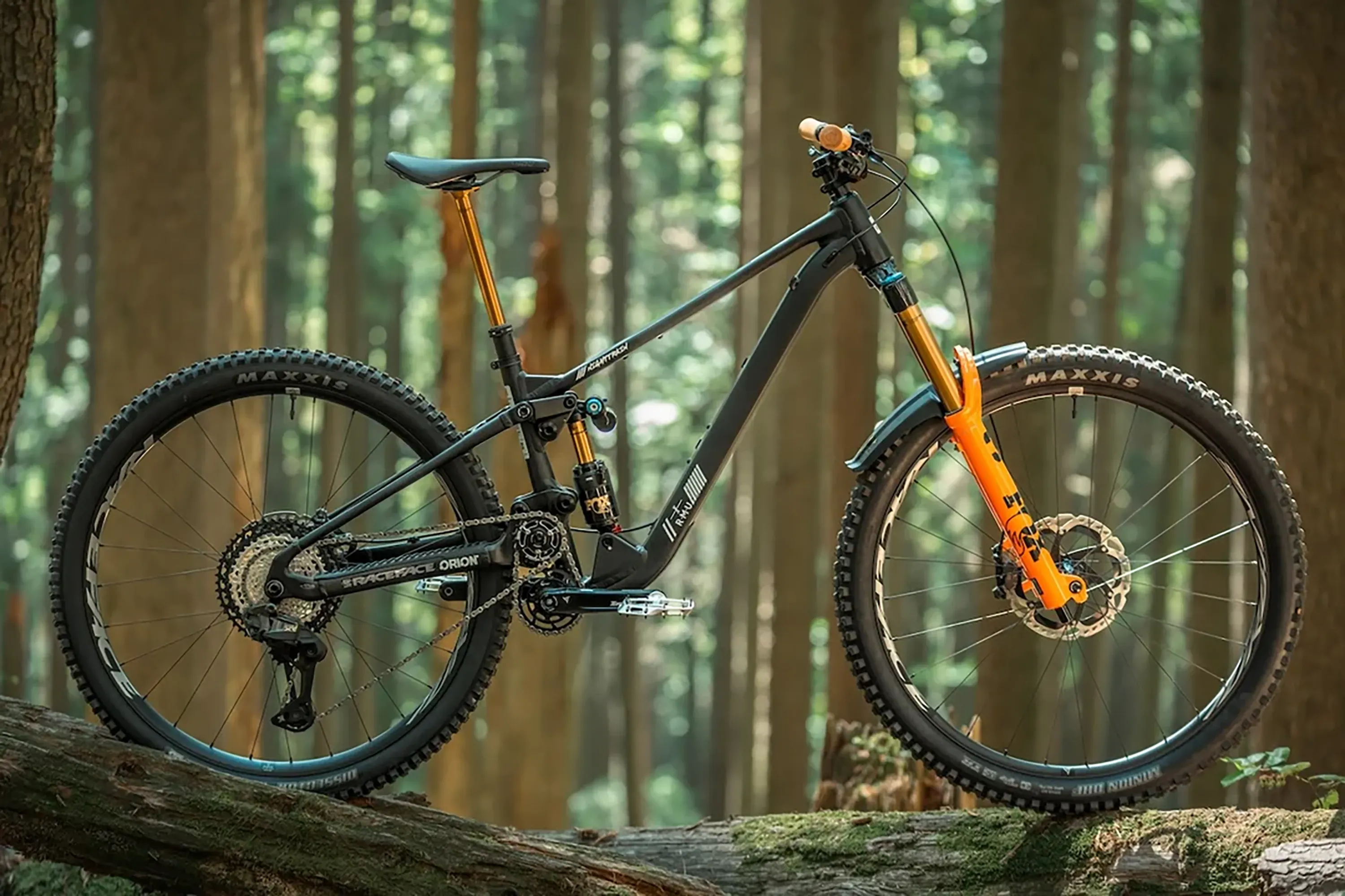 rmu-nighttrain-170mm-frameset-lifestyle-3