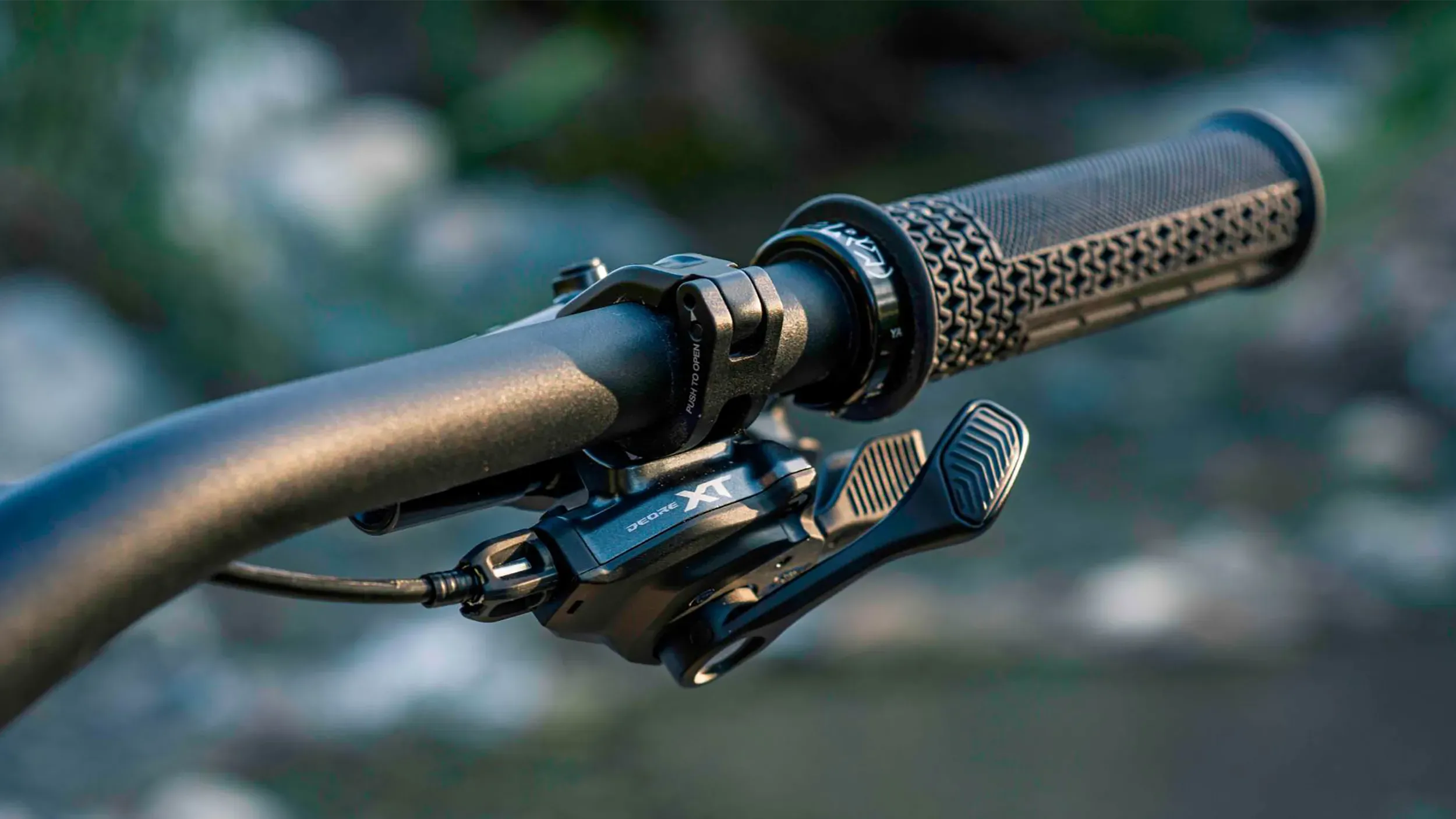 shimano-deore-xt-sl-m8200-12-speed-shifter-lifestyle-2