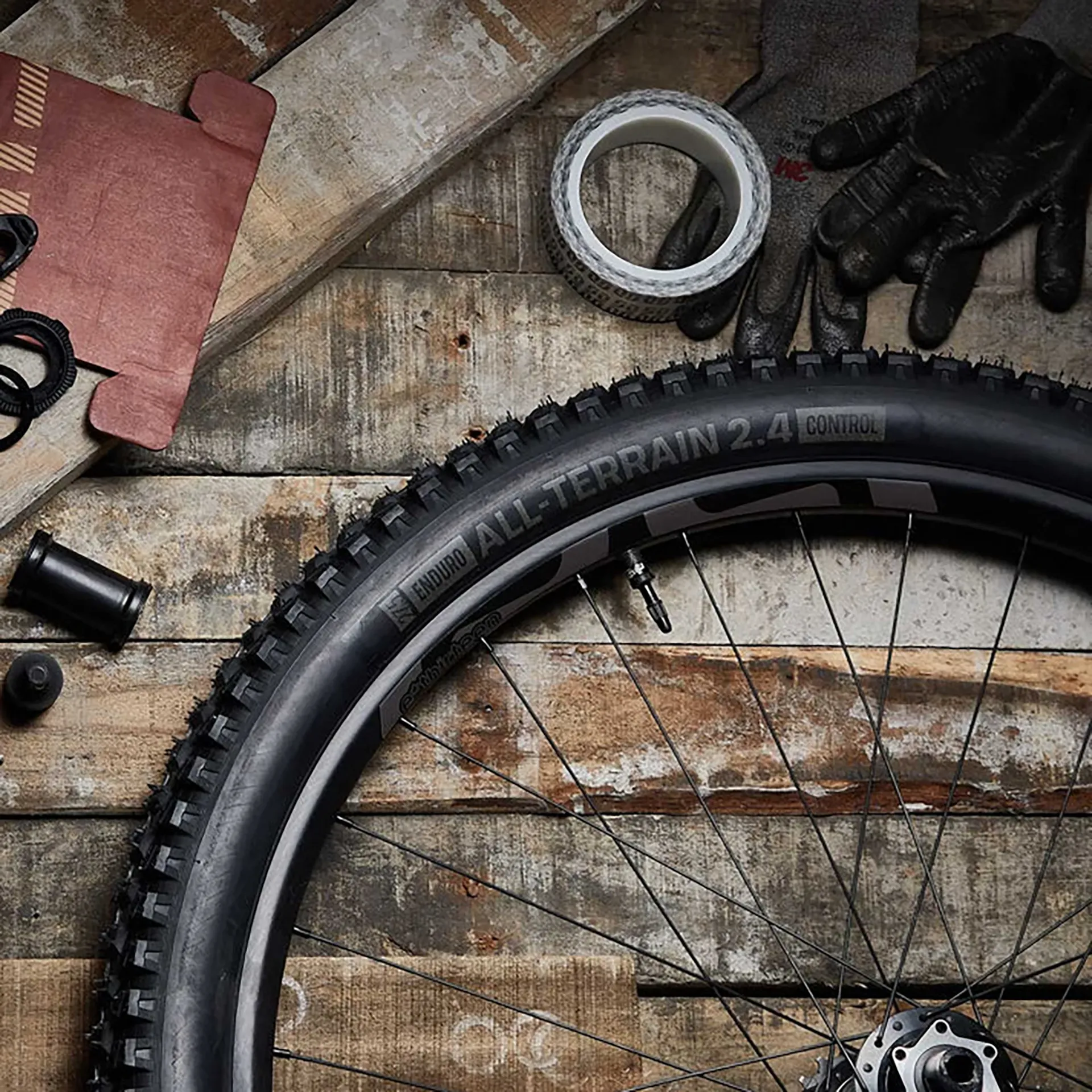 e-thirteen-all-terrain-tire-29-29-x-2-4-lifestyle-3