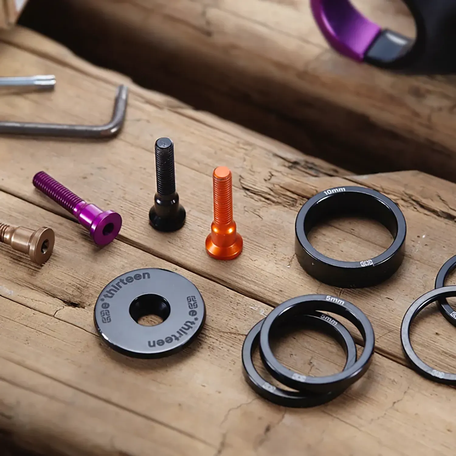 e-thirteen-headset-top-cap-and-stem-spacer-kit-lyfestyle-4