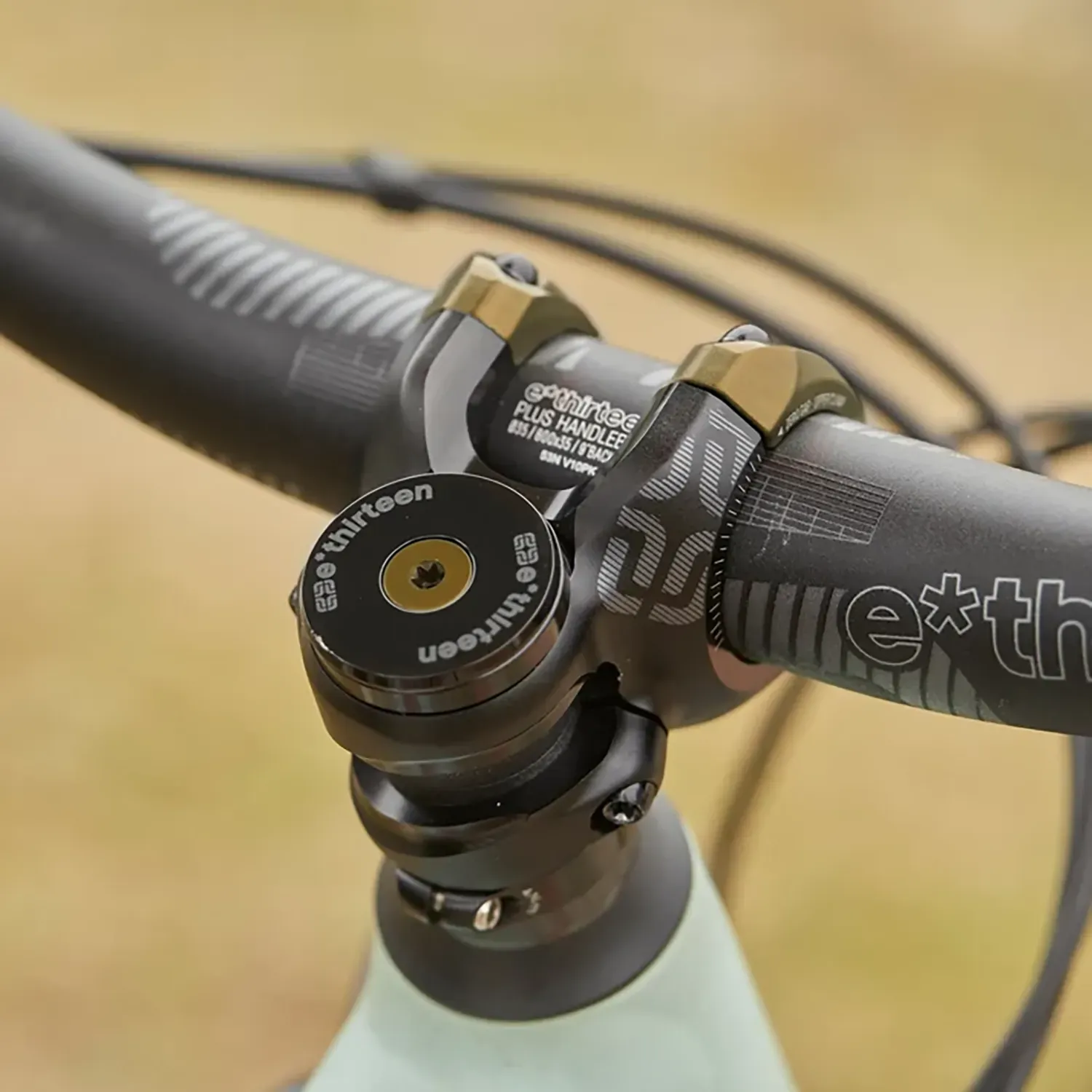 e-thirteen-headset-top-cap-and-stem-spacer-kit-lyfestyle-1