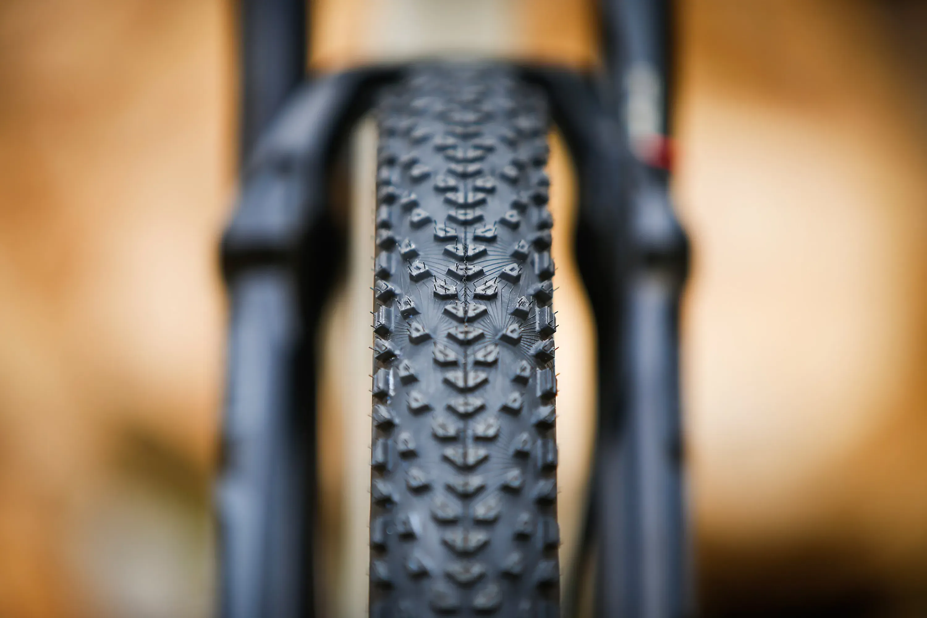 continental-dubnital-tire-275-lifestyle-1