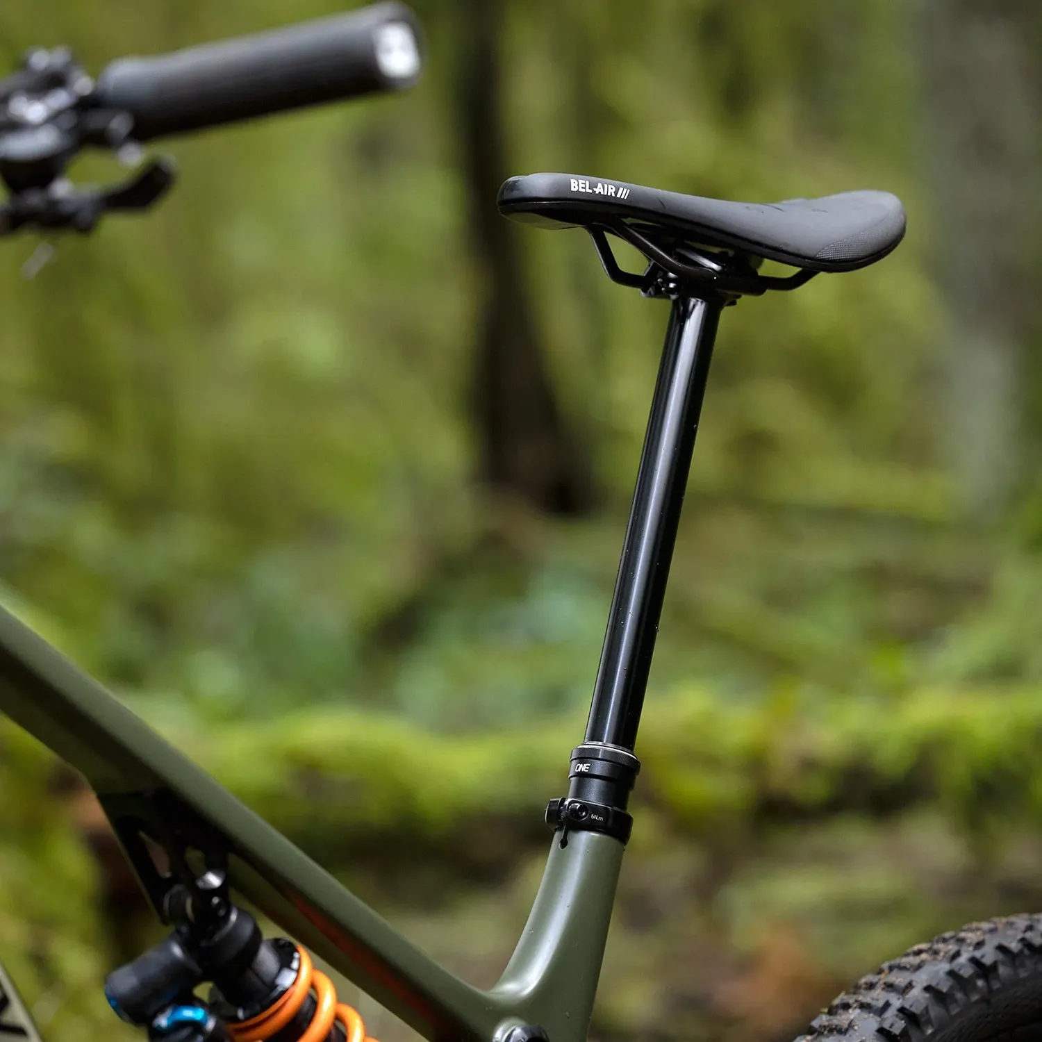 oneup-v2-dropper-seatpost-live-1