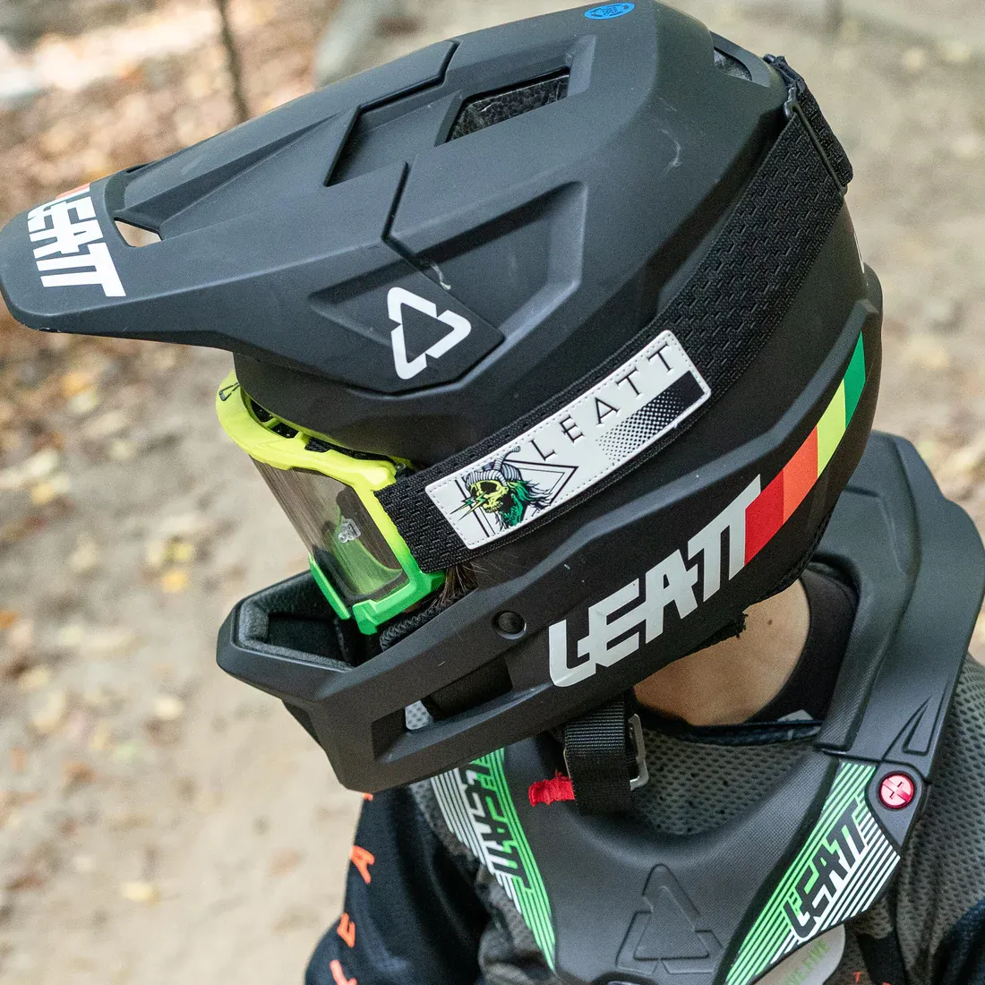 leatt-gravity-10-jr-full-face-helmet-5