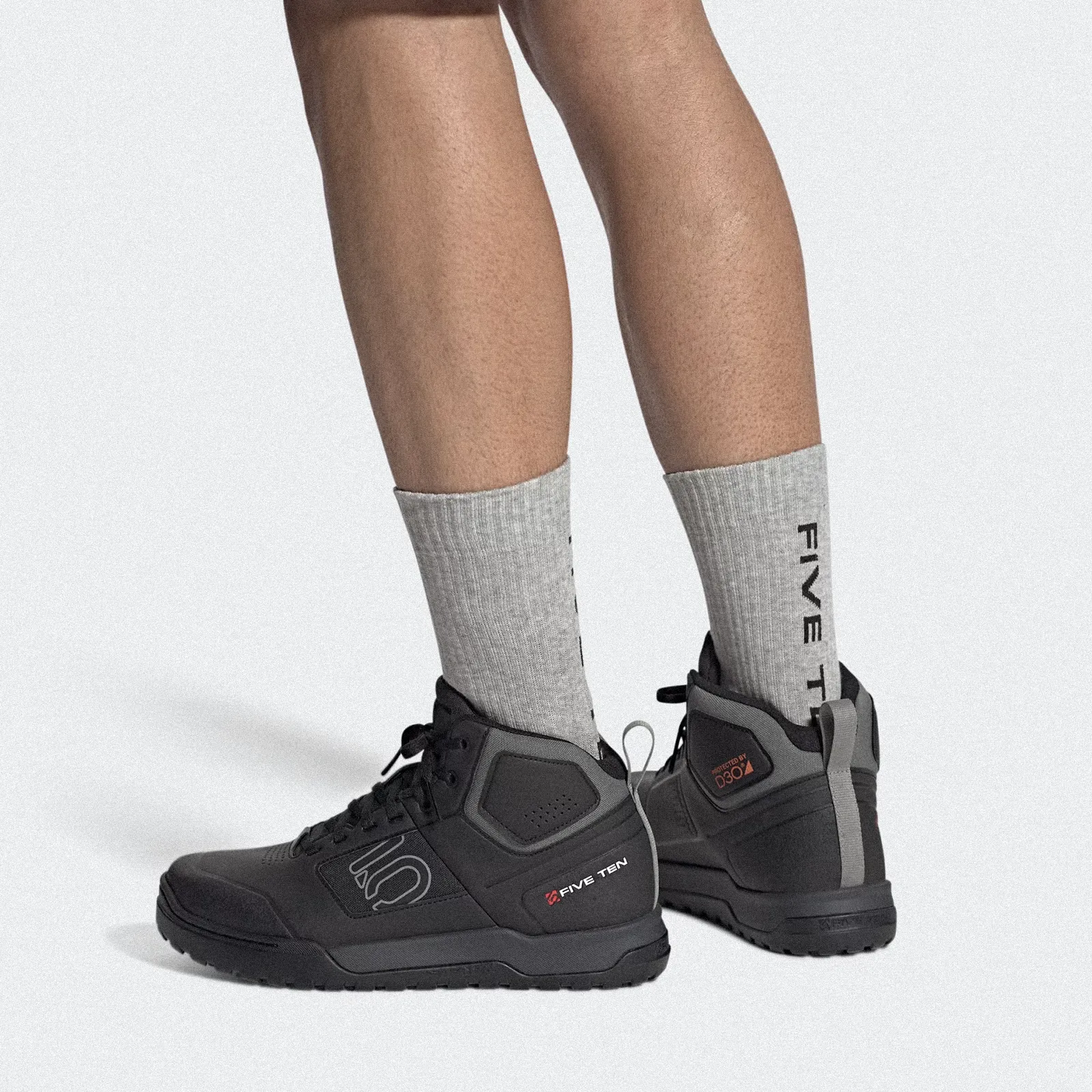 five-ten-impact-pro-mid-mens-flat-shoes-black-gray